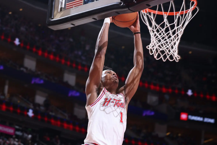 杏彩体育官方网站-还命中了两记长距离中投，火箭后场新星在进攻端的存在感有所提升